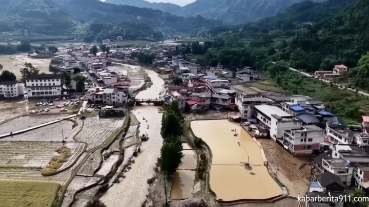 21 Orang Meninggal Dunia Akibat Banjir Bandang di China