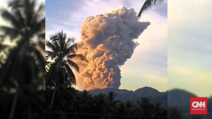 Pencarian 3 Pendaki Gunung Dukono Dihentikan Sementara