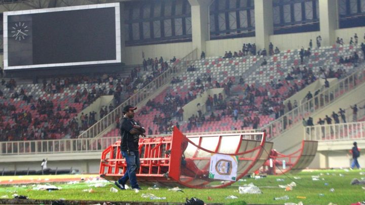 Persipura Gagal ke Super League – Suporter Ricuh hingga Mobil Terbakar