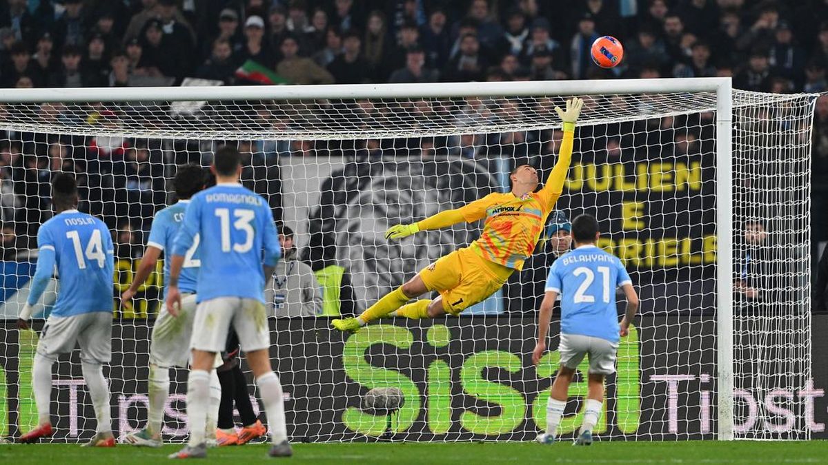aksi-heroik-emil-audero-tahan-imbang-lazio-1766305002748_169