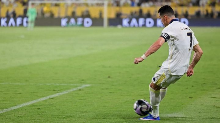 Important Visit: Viral Tangis Haru Ronaldo Saat Bawa Al Nassr Juara Liga Arab Saudi