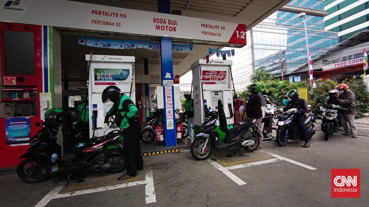 antrean-pertalite-di-spbu-jakarta-3_169