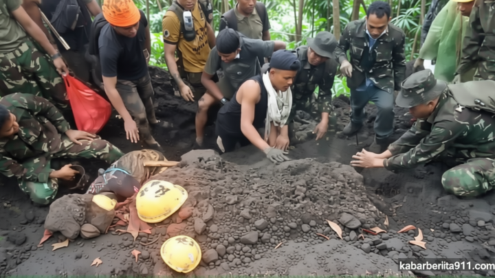 VIDEO: Dua WNA Singapura Ditemukan Tewas di Puncak Gunung Dukono