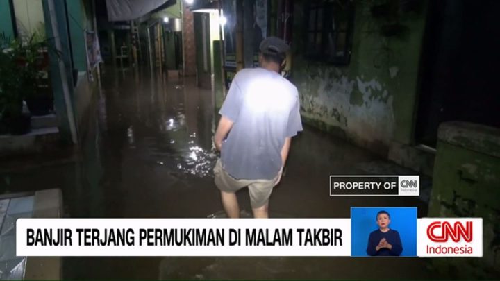 VIDEO: Banjir Terjang Permukiman di Malam Takbir