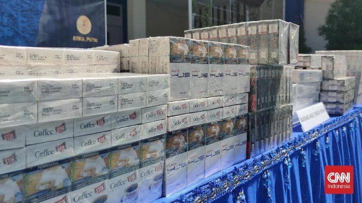 Important Visit: Cari Rokok Ilegal, Bea Cukai Razia Warung Madura