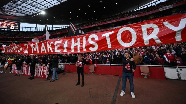 Main Agenda: Fans Man City yang Viral karena ‘Botol Arsenal’ Akhirnya Minta Maaf