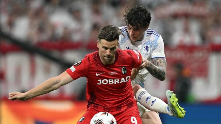 Gagal di MU – Lindelof Juara Liga Europa di Aston Villa