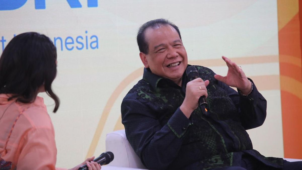 founder-chairman-ct-corp-chairul-tanjung-saat-menyampaikan-pemaparan-dalam-sesi-educational-class-di-acara-jogja-financial-fes-1779534526173_169