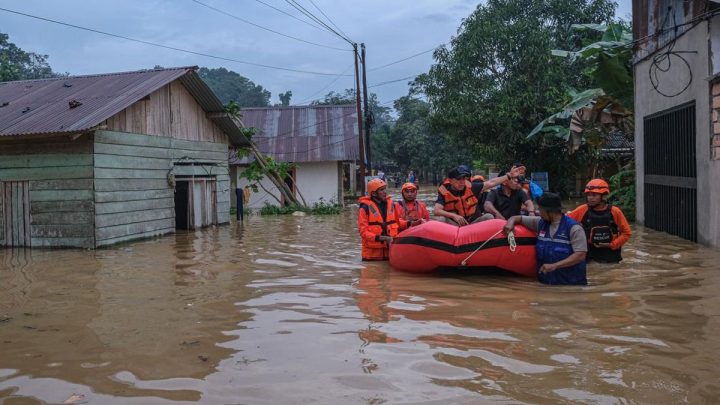 Solving Problems: Banjir di Buton Sultra: 632 Jiwa di 4 Desa Terdampak, Jembatan Putus