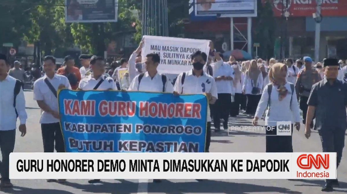 guru-honorer-demo-minta-dimasukkan-ke-dapodik-1779805060448_169