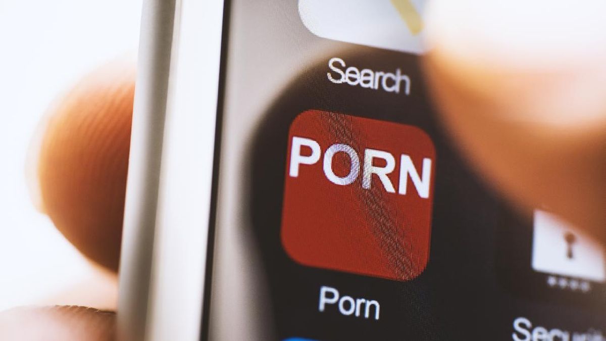ilustrasi-menonton-video-porno-1_169