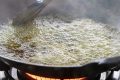 Solution For: Penyebab Minyak Berbusa saat Dipakai Menggoreng dan Cara Mengatasinya