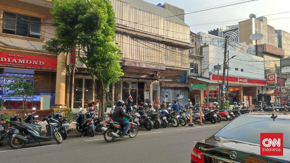 jerit-pengunjung-blok-m-dipalak-parkir-liar_169