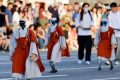 FOTO: Deretan Robot Biksu Ramaikan Festival Lentera Teratai di Korsel