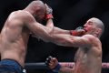 FOTO: Strickland Taklukkan Khamzat Chimaev di UFC 328