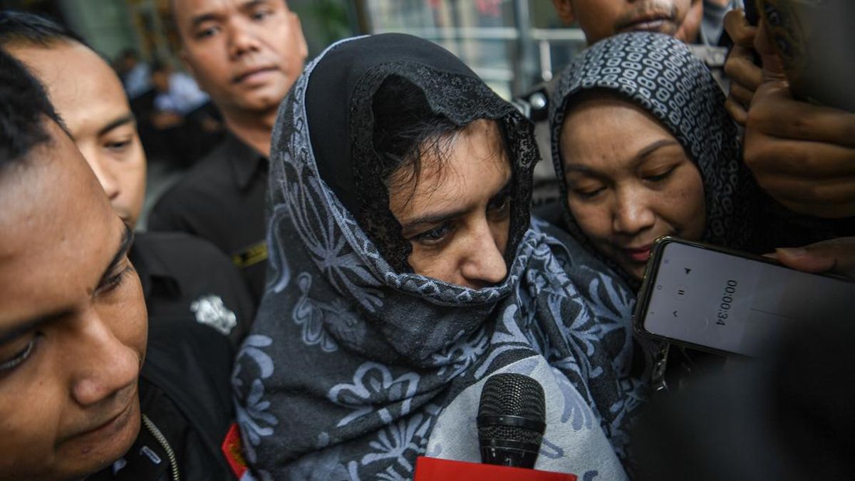 kpk-tahan-bupati-pekalongan-fadia-arafiq-1772970230322_169