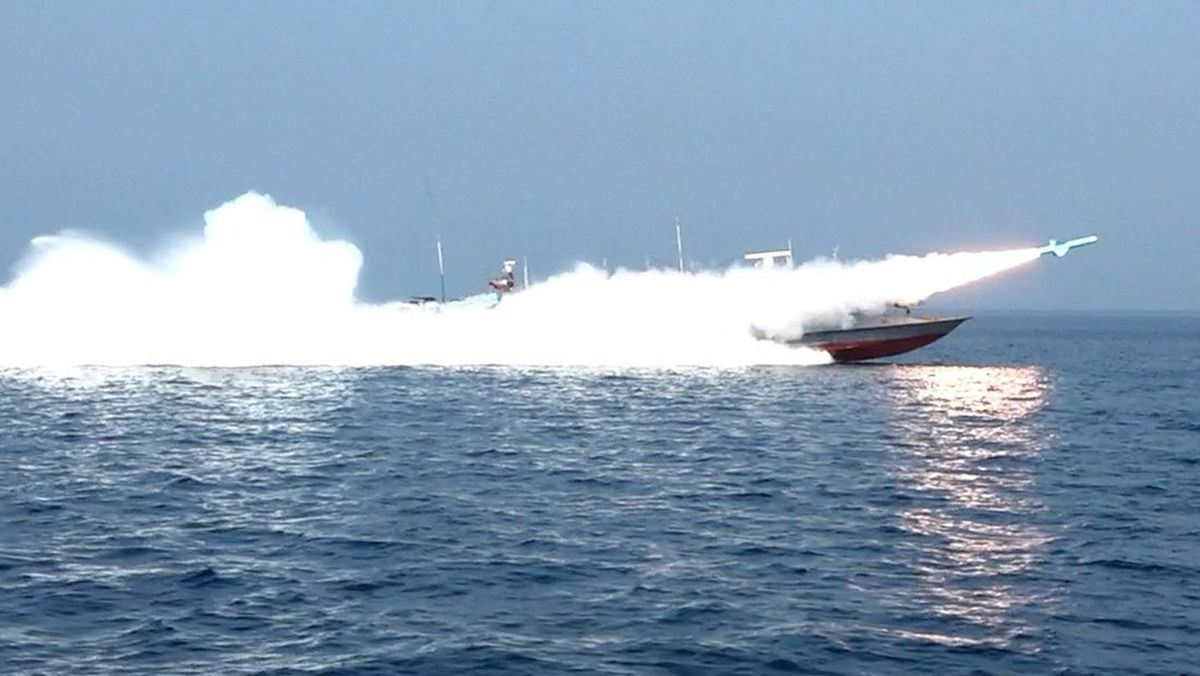 latihan-irgc-di-selat-hormuz-1775793553734_169