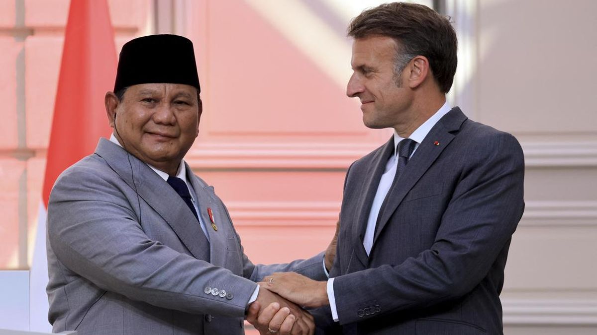 momen-prabowo-bertemu-macron-di-istana-elysse-perancis-1780013741138_169