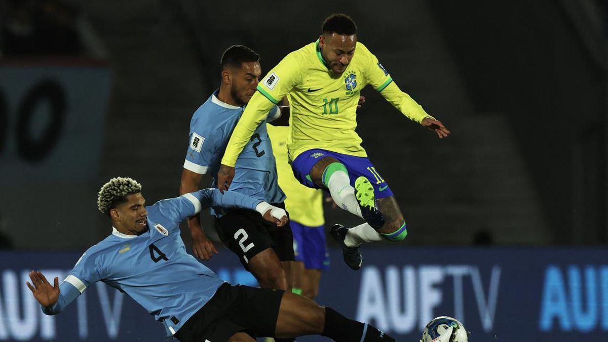 neymar-menangis-akibat-cedera-saat-brasil-dihajar-uruguay-5_169