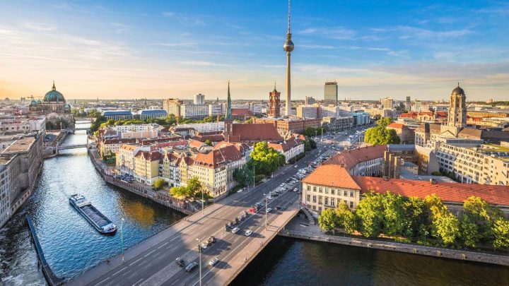 Latest Program: Punguti Sampah di Kota Ini Dapat Gratis Tiket Masuk Tempat Wisata
