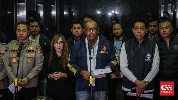 Historic Moment: Polisi Sita Uang Rp1,9 Miliar dari Markas Judi Online Hayam Wuruk