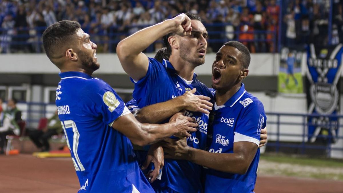 persib-bandung-menang-melawan-psm-makassar-1766857983454_169