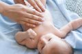 Pijat Bayi Tidak Boleh Sembarangan – Ini Penjelasan Medisnya