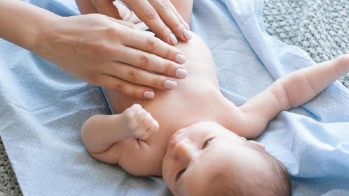 Pijat Bayi Tidak Boleh Sembarangan – Ini Penjelasan Medisnya