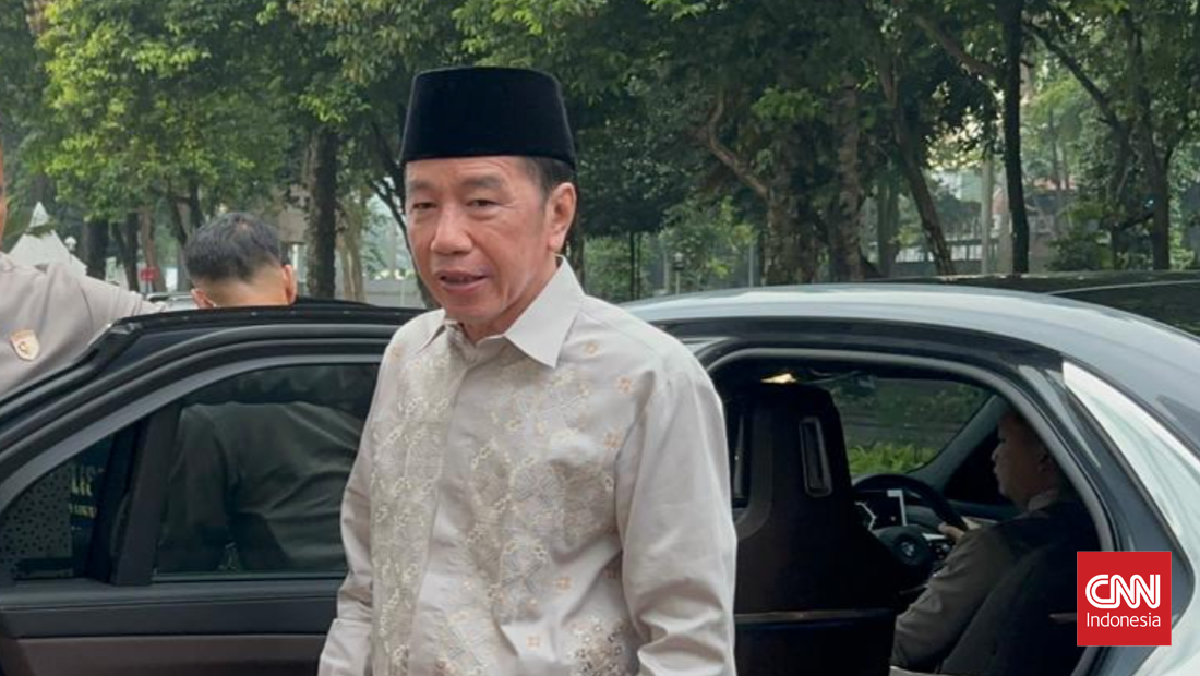 presiden-ke-7-ri-joko-widodo-jokowi-menjalani-salat-idulfitri-1447-h-di-jakarta-1774049090064_169-2