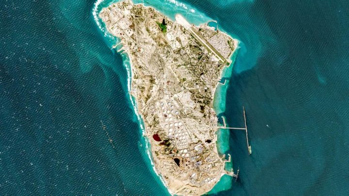 Tumpahan Minyak Mentah Berskala Besar Muncul di Pulau Kharg Iran