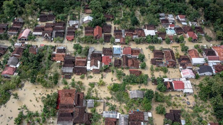 Banjir Kepung Semarang – Ribuan Warga Terdampak