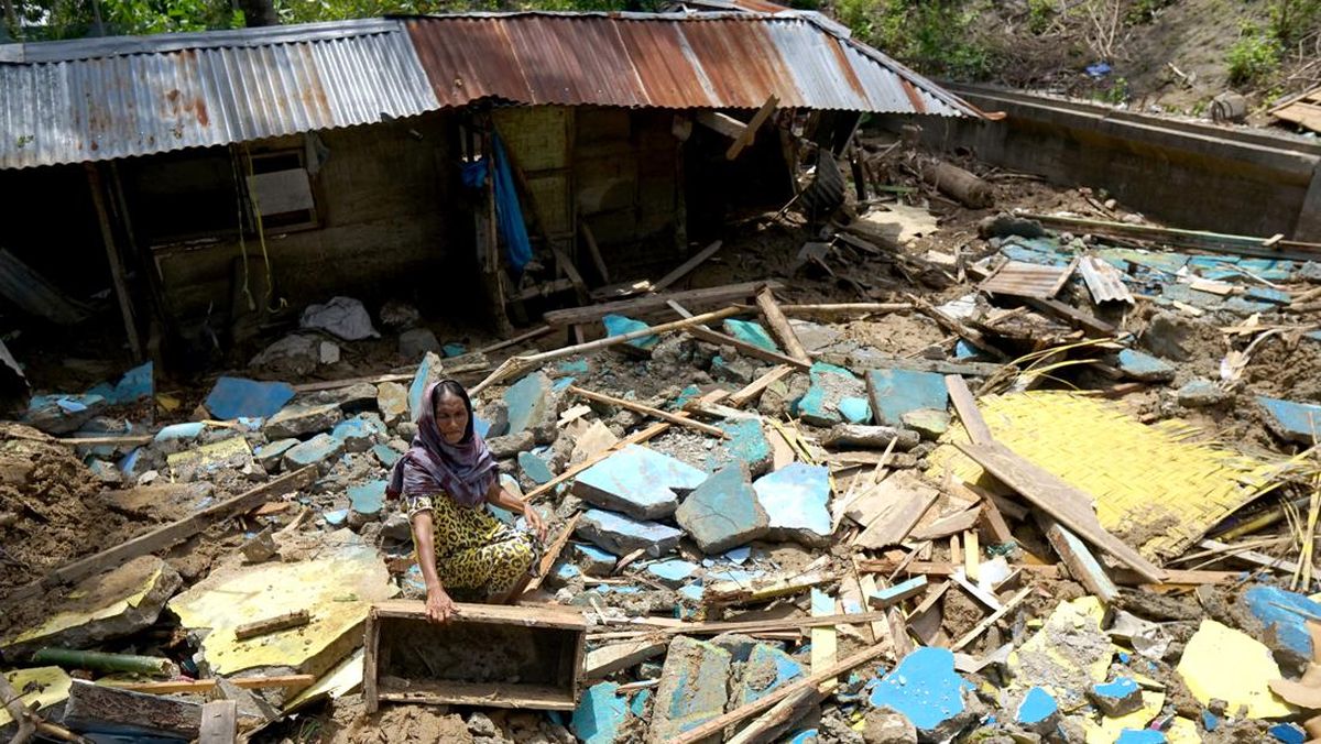 rumah-warga-hancur-diterjang-banjir_169