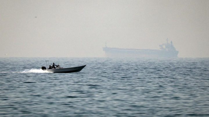 Key Discussion: Iran Bikin Badan Khusus Pungut Biaya Kapal-kapal di Selat Hormuz
