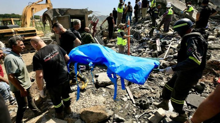 FOTO: Serangan Udara Israel di Lebanon Selatan – 17 Orang Tewas