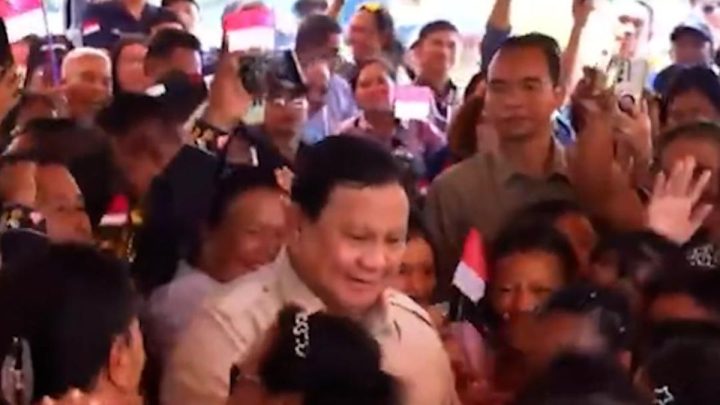 Important Visit: Momen Prabowo Asik Joget Tabola Bale Bareng Warga Miangas