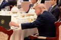 Viral Video Trump Menyontek Catatan Xi Jinping – Apa Benar?
