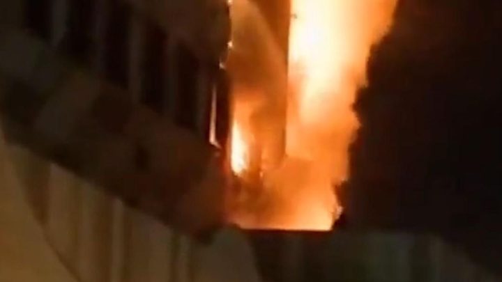 detik Kebakaran Megamall di Manado – Satu Karyawan Tewas