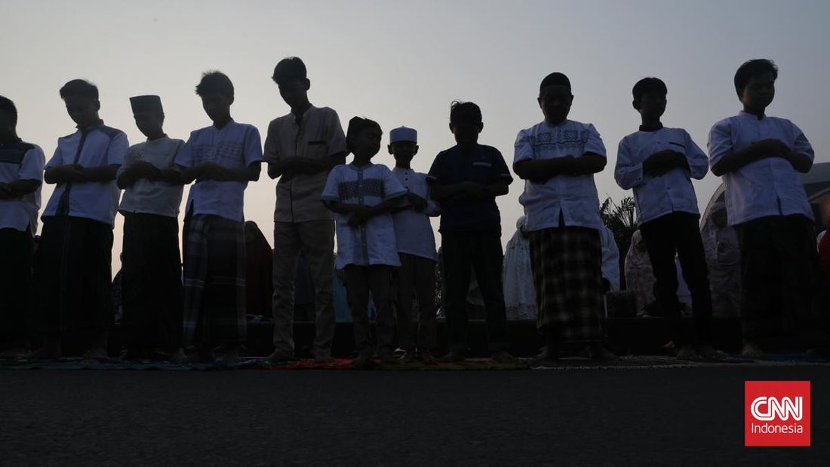 warga-padati-jalan-salat-idul-adha-di-buaran-jakarta-18_169