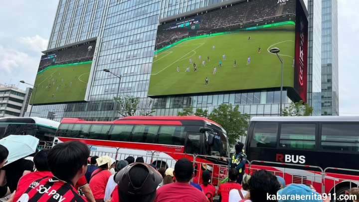 Important Visit: Rela Cuti Kerja, Fans Korsel Padati Nobar Piala Dunia di Gwanghwamun