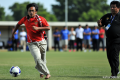 Indonesia vs Oman: Kenangan Suporter Terobos Lapangan dan Tendang Bola