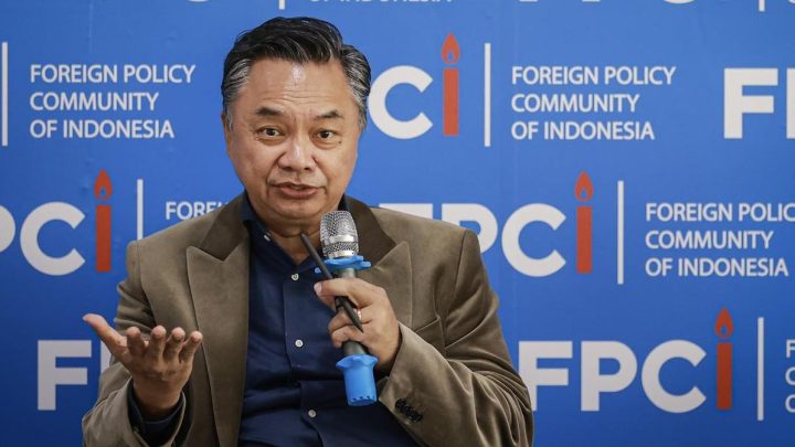 Topics Covered: Dino Patti Djalal Soroti Kunker Luar Negeri Prabowo, Bakom Buka Suara