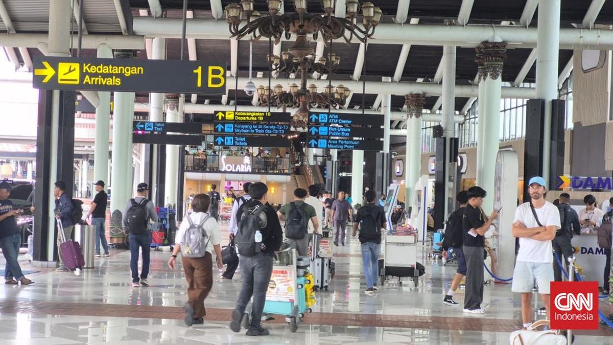 h5-lebaran-98-ribu-orang-kembali-ke-jakarta-dan-sekitarnya-lewat-bandara-soetta-1774532777876_169
