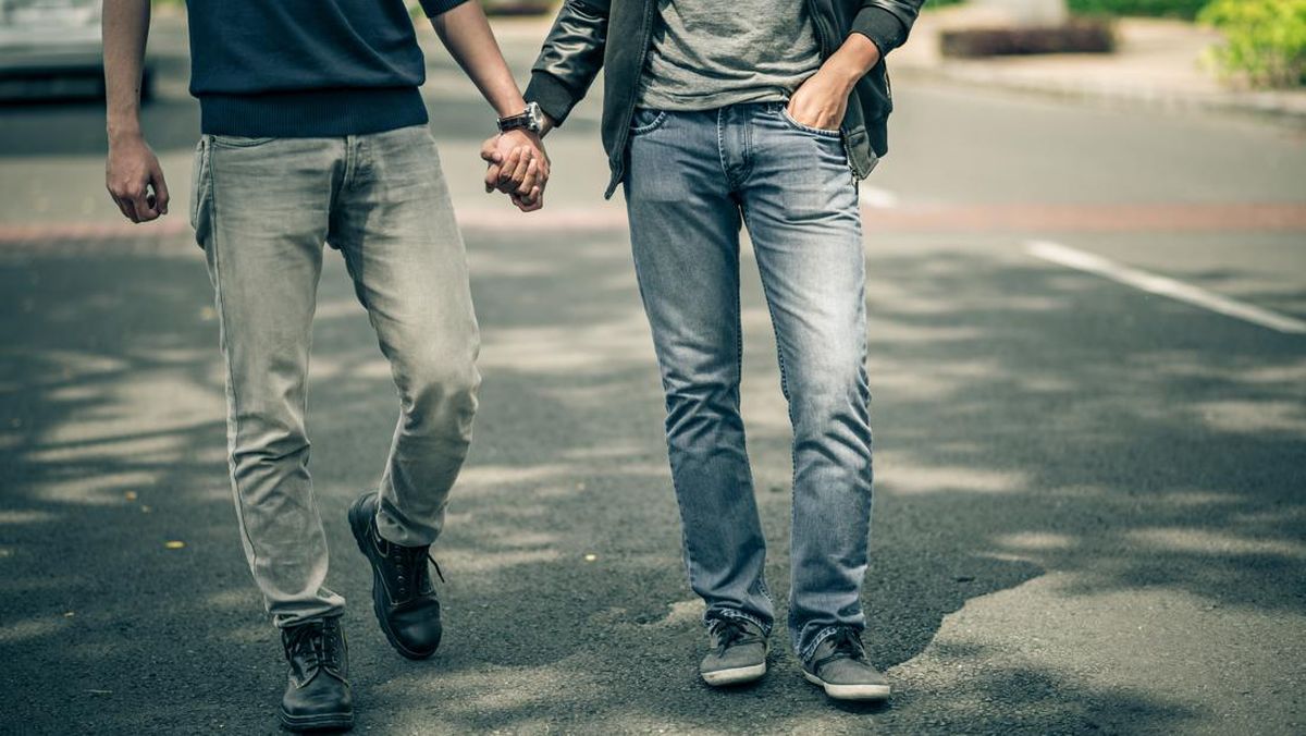 ilustrasi-pasangan-gay_169