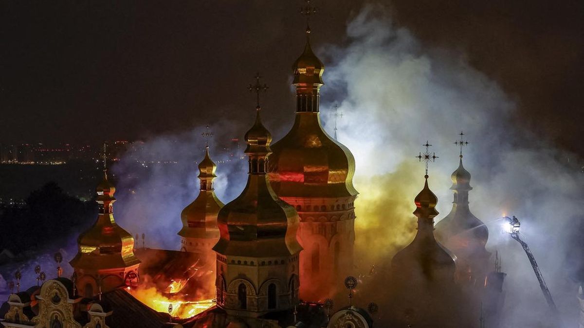 katedral-tertua-selamat-dari-nazi-kini-hangus-oleh-rudal-rusia-1781532679506_169