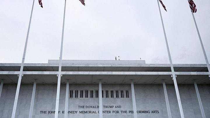 What Happened During: Hakim AS Tolak Permohonan Tunda Hapus Nama Trump dari Kennedy Center