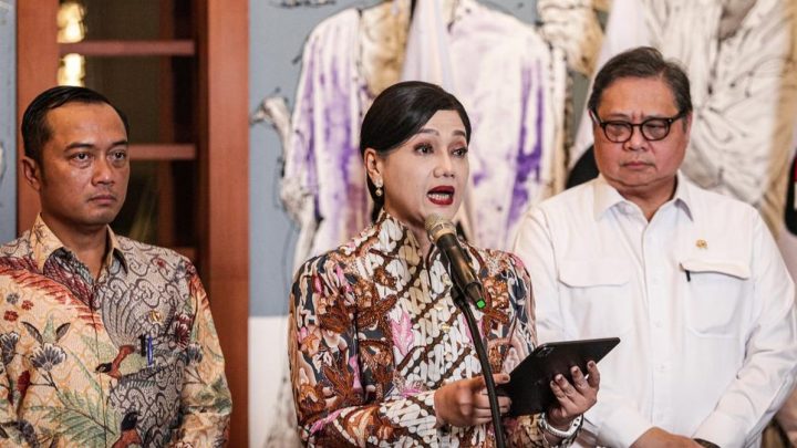 Bos OJK Respons BI Rate Naik ke 5,5 Persen dan Seruan ‘Sell Indonesia’