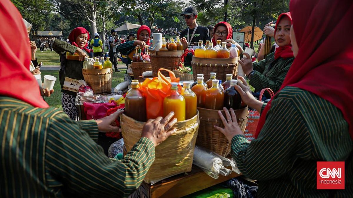 meramu-jamu-tradisional-di-tengah-rindangnya-hutan-kota-1780801474767_169
