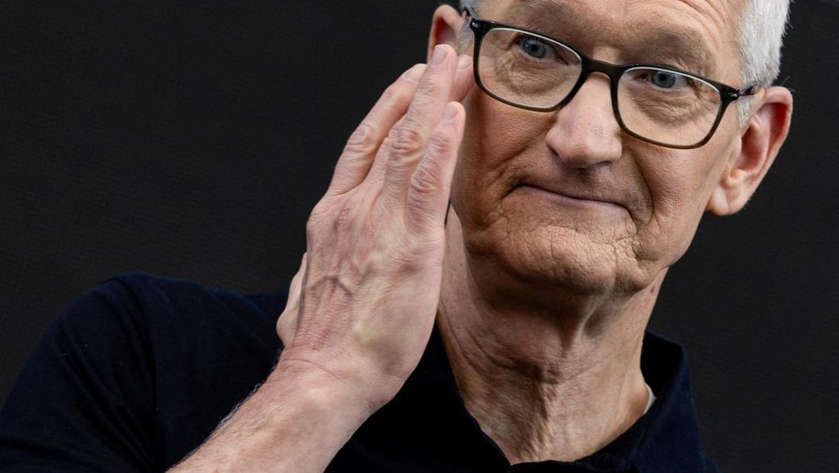 momen-terakhir-tim-cook-pamit-sebagai-ceo-apple-1780985073093_169