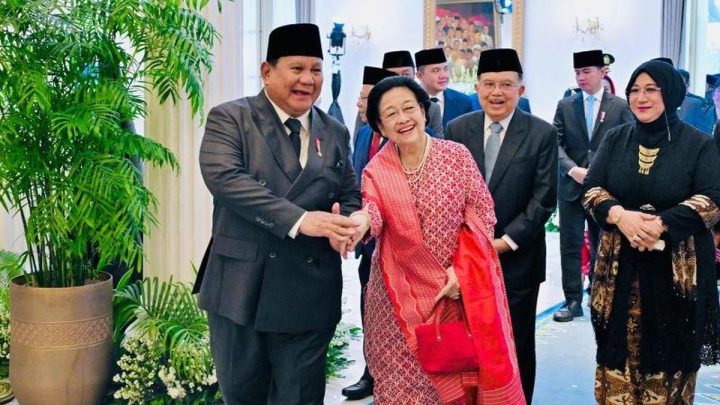 Topics Covered: Prabowo & Megawati Akrab di Hari Lahir Pancasila, Jokowi Absen Upacara