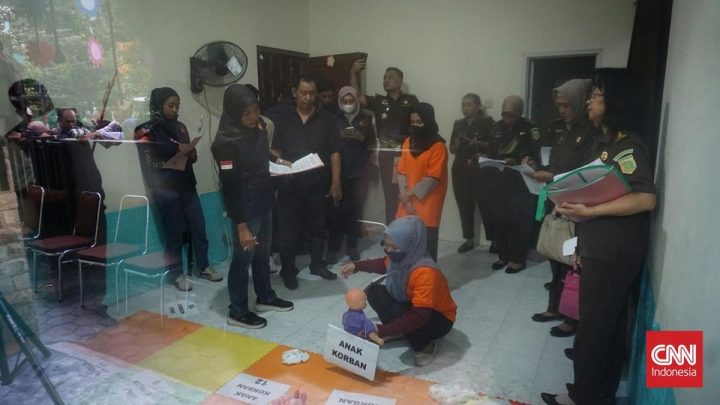 What Happened During: Rekonstruksi Ungkap Komando Ketua Yayasan Daycare Aresha Ikat Anak